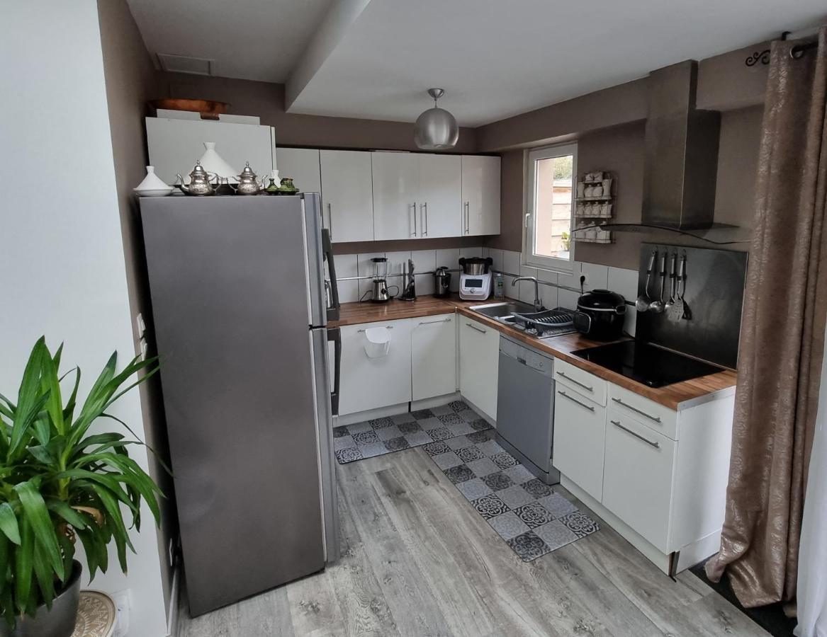 Oasis Citadine Terrasse Intime Jardin Privatif En Plein Centre Ville 70M2 Cambrai Exterior foto