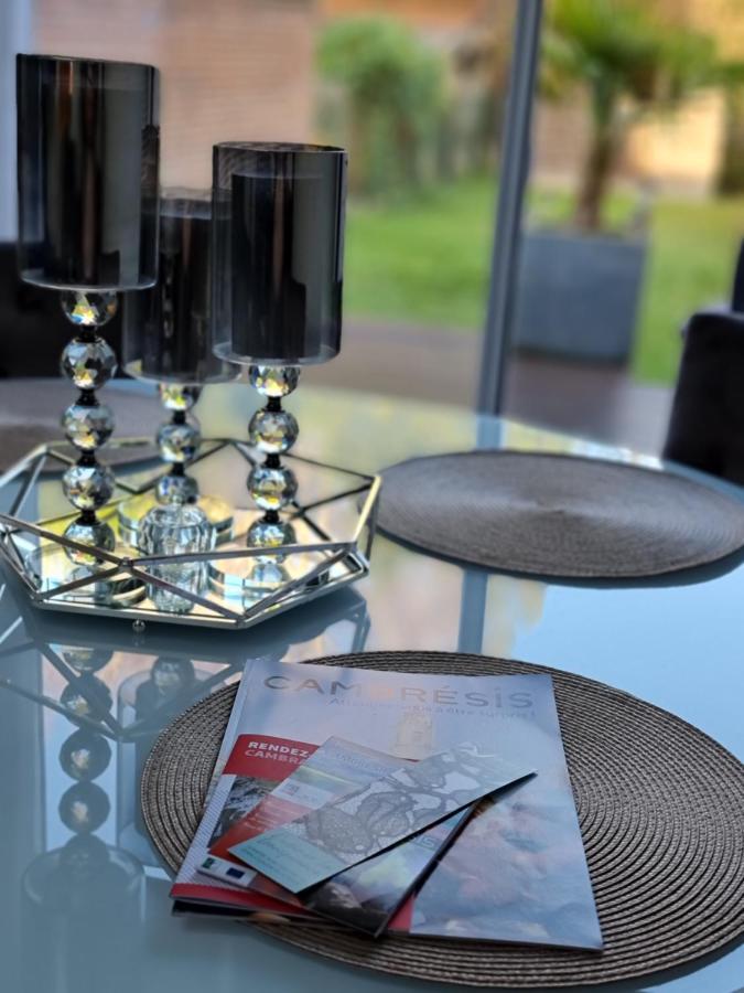 Oasis Citadine Terrasse Intime Jardin Privatif En Plein Centre Ville 70M2 Cambrai Exterior foto