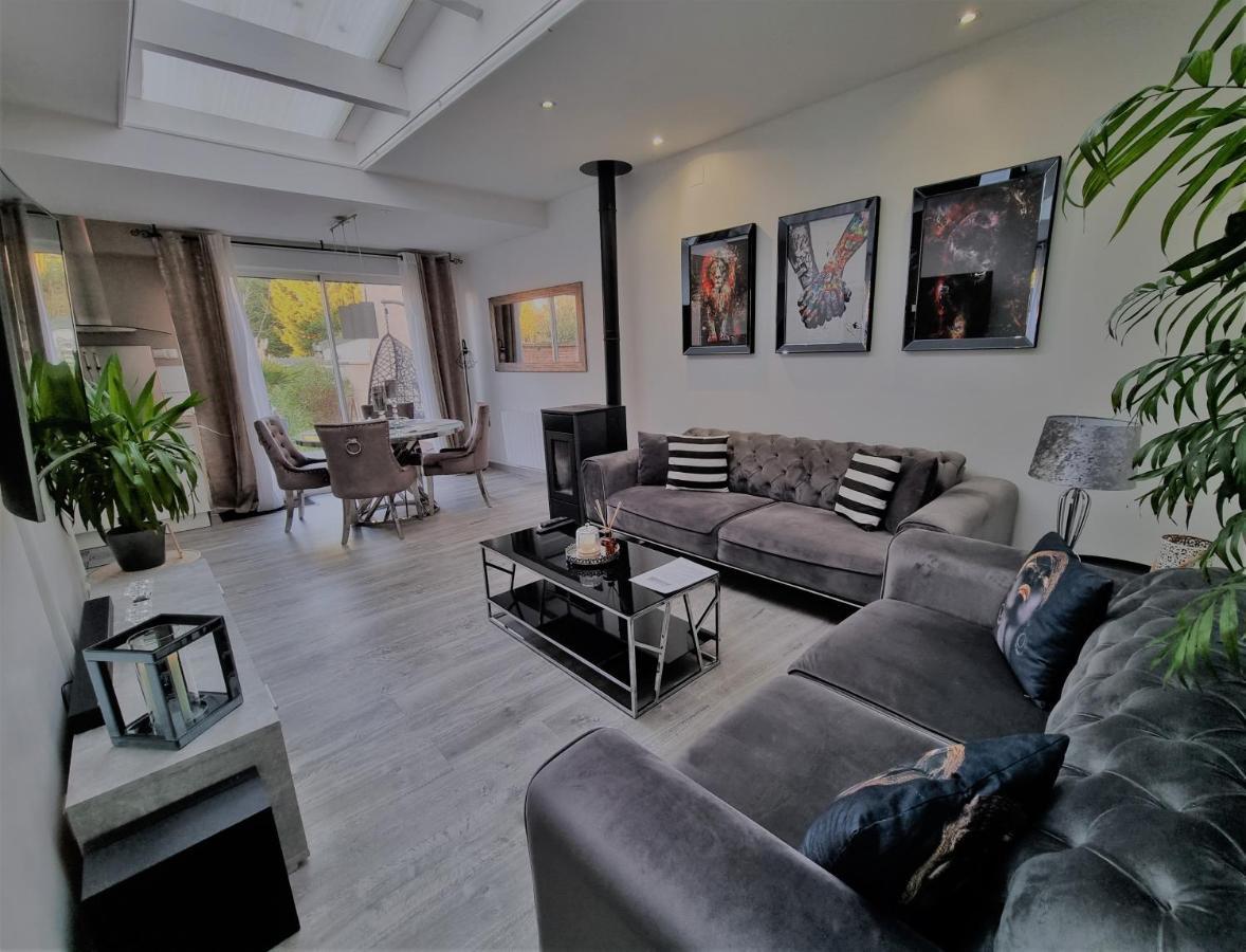 Oasis Citadine Terrasse Intime Jardin Privatif En Plein Centre Ville 70M2 Cambrai Exterior foto